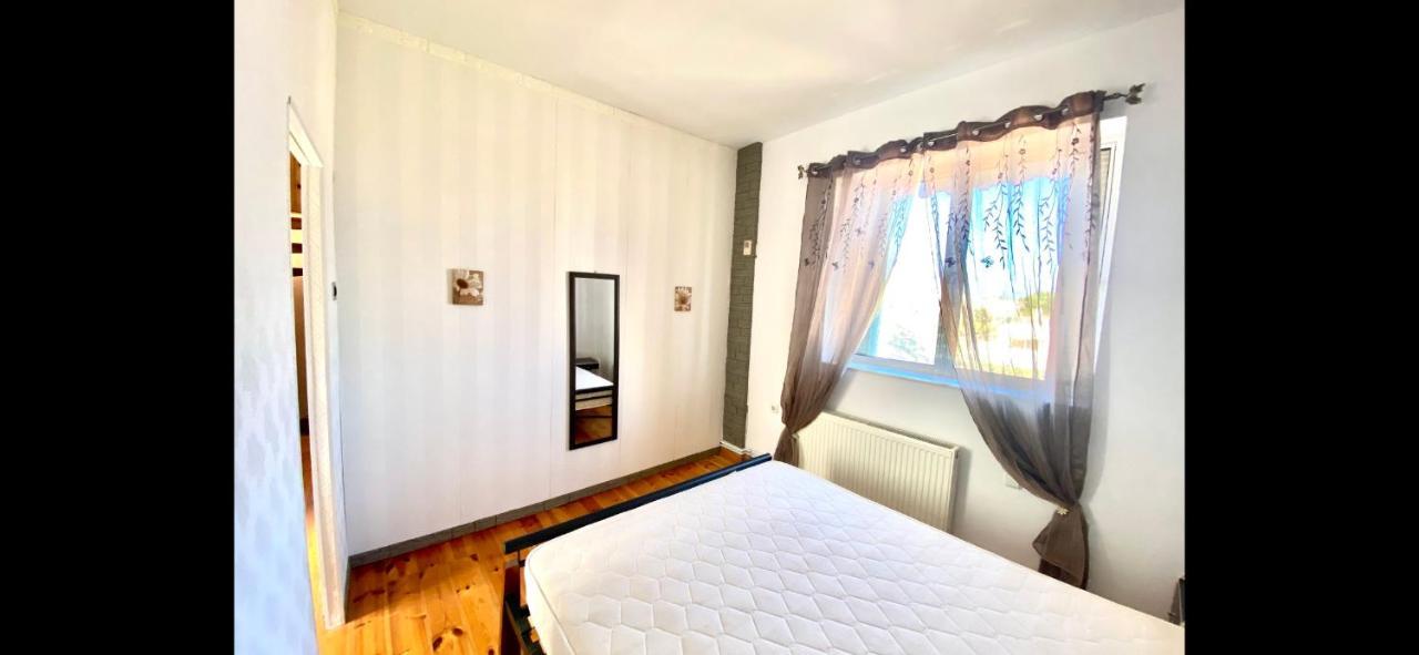 Villa Amia Артемида Екстериор снимка