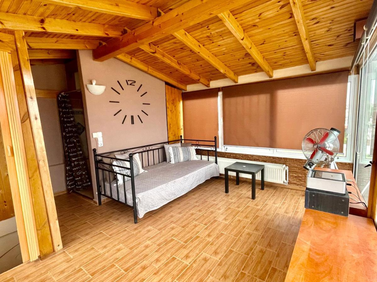 Villa Amia Артемида Екстериор снимка