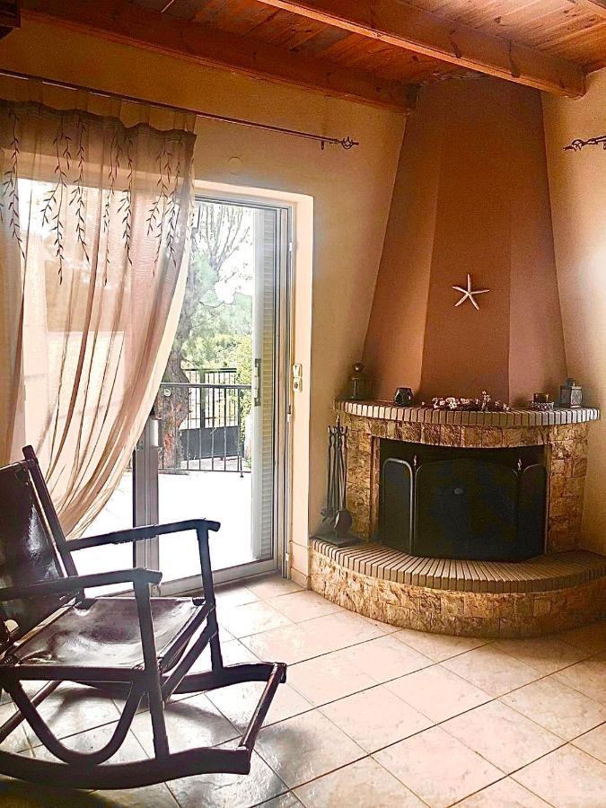 Villa Amia Артемида Екстериор снимка