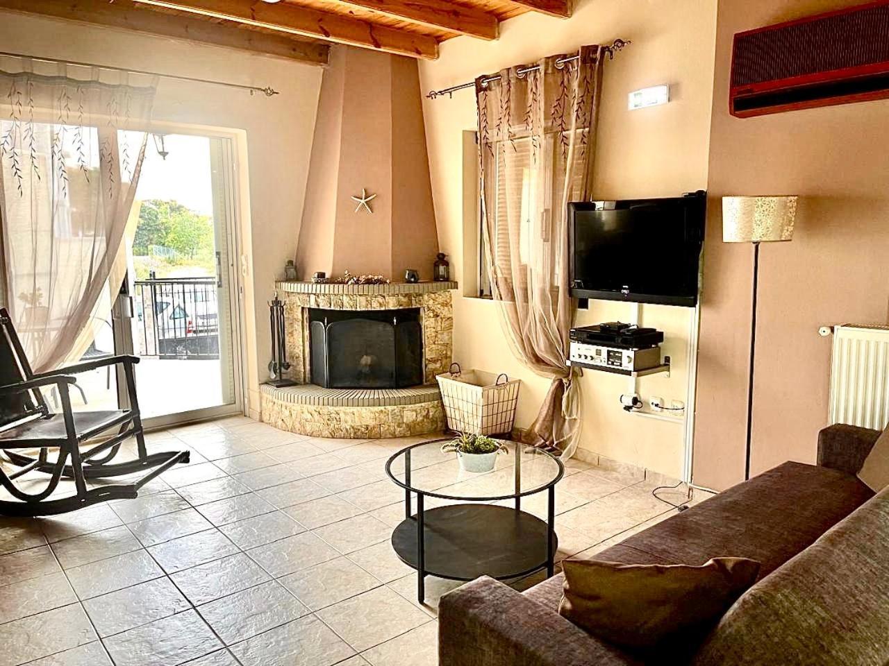 Villa Amia Артемида Екстериор снимка