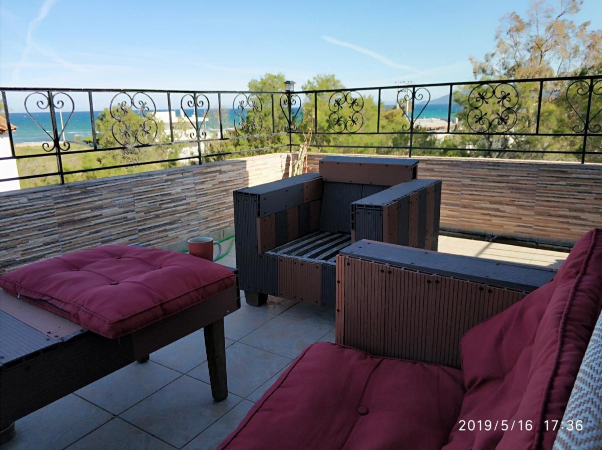Villa Amia Артемида Екстериор снимка